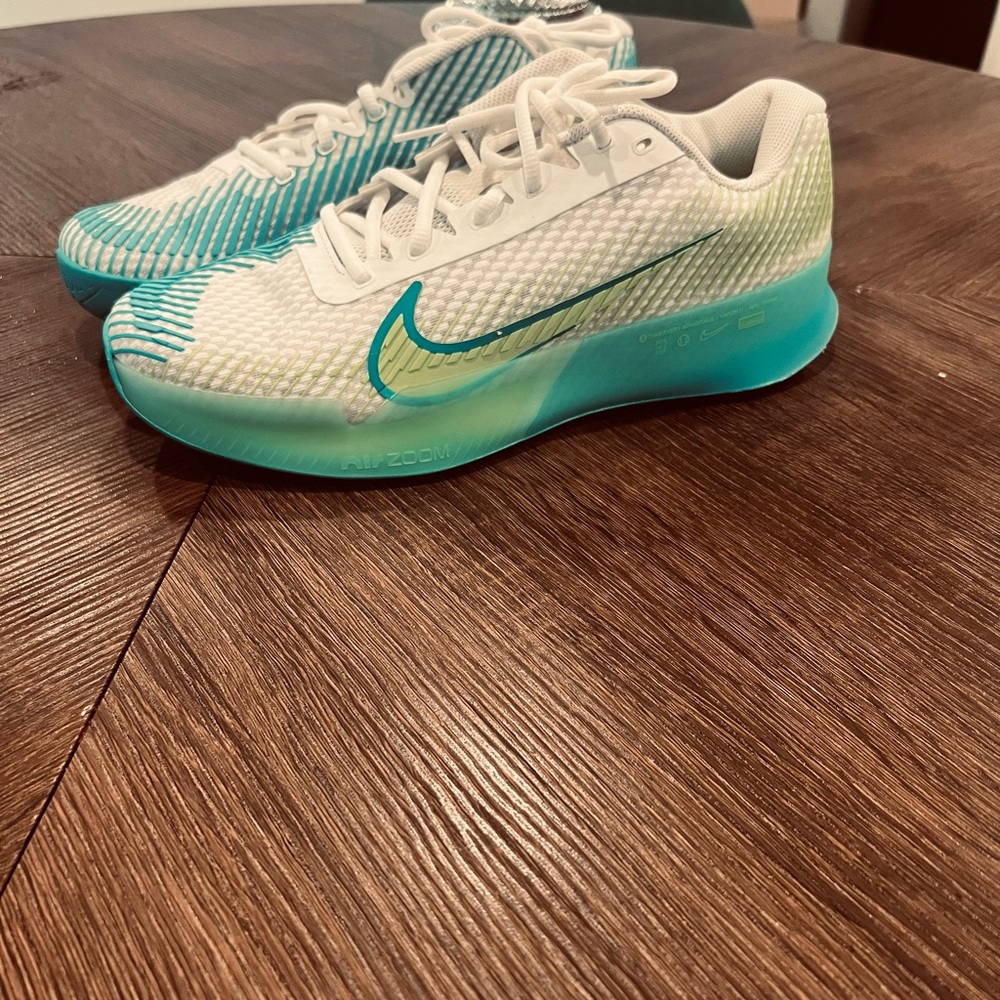 Nike Women's zoom vapor pro 2 hard court tennis shoes size 10 new w/out box